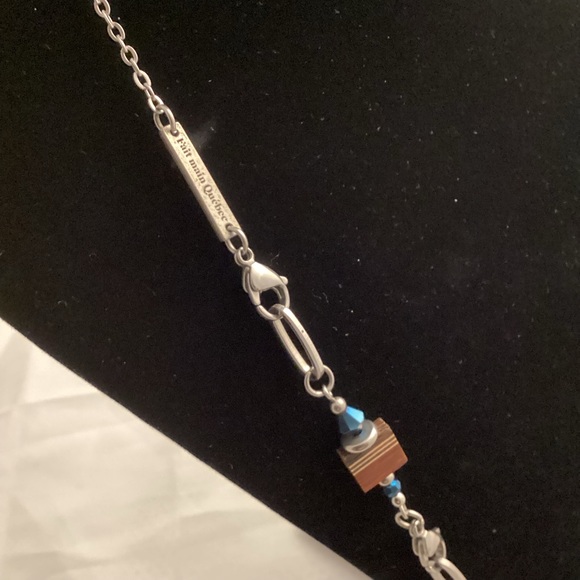 Transformable Isabelle Ferland Necklace with ceramic blue beads - Picture 4 of 6